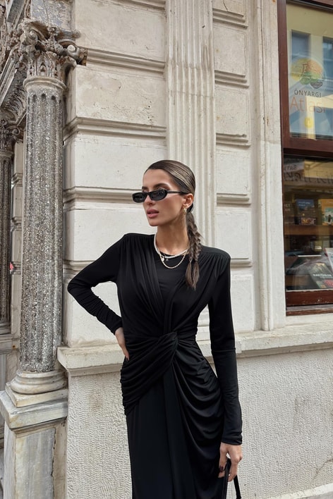 Drapeli Yırtmaçlı Elbise Siyah