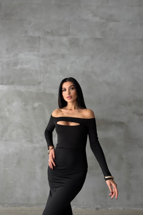 Göğüs Dekolteli Yırtmaçlı Elbise Siyah