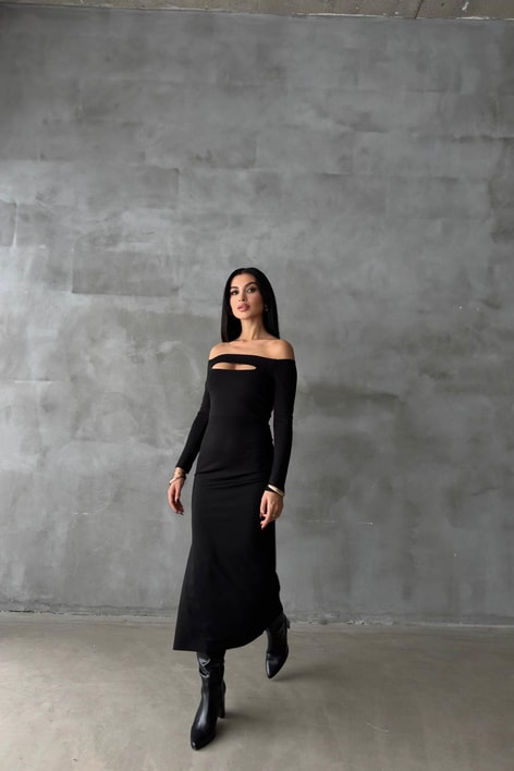 Göğüs Dekolteli Yırtmaçlı Elbise Siyah