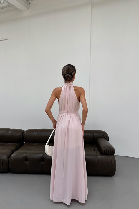 Halter Yaka Yırtmaçlı Şifon Elbise Pudra