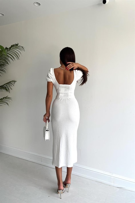 Kalp Yaka Carlen Elbise Beyaz