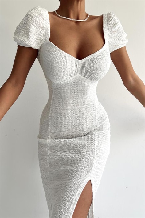 Kalp Yaka Carlen Elbise Beyaz