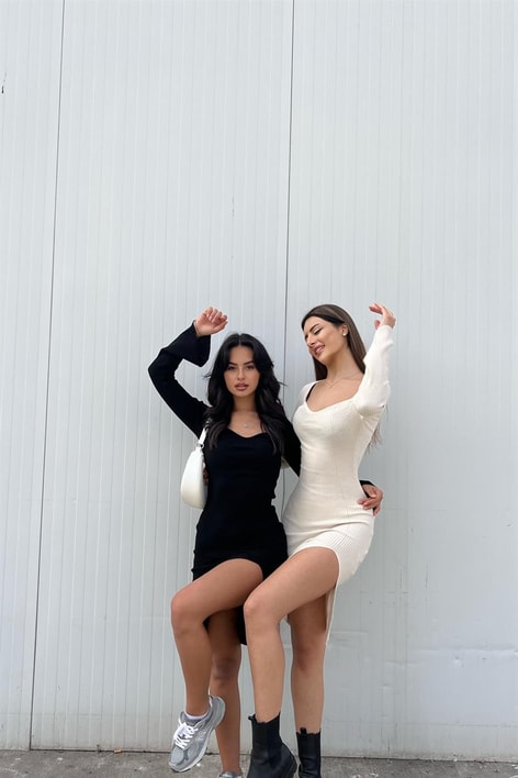 Kalp Yaka Midi Triko Elbise Bej