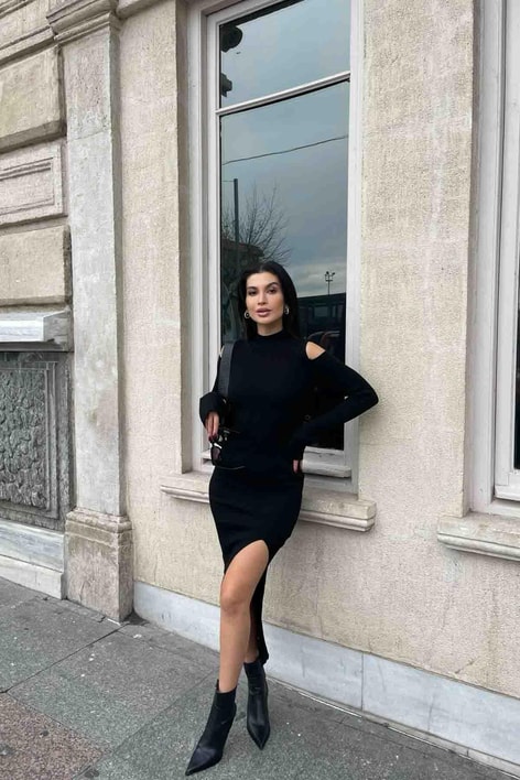 Omzu Açık Çan Kol Triko Elbise Siyah