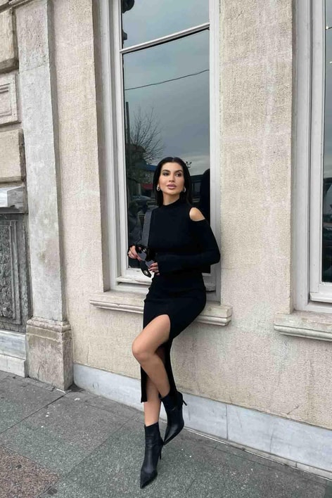 Omzu Açık Çan Kol Triko Elbise Siyah