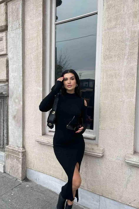 Omzu Açık Çan Kol Triko Elbise Siyah