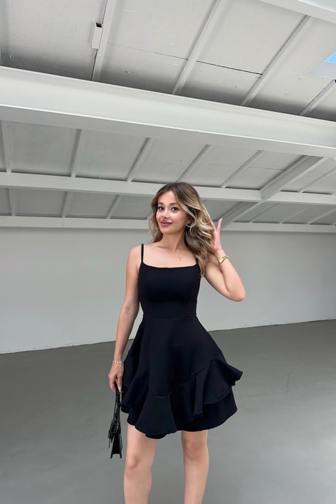 Stella Volanlı Elbise Siyah