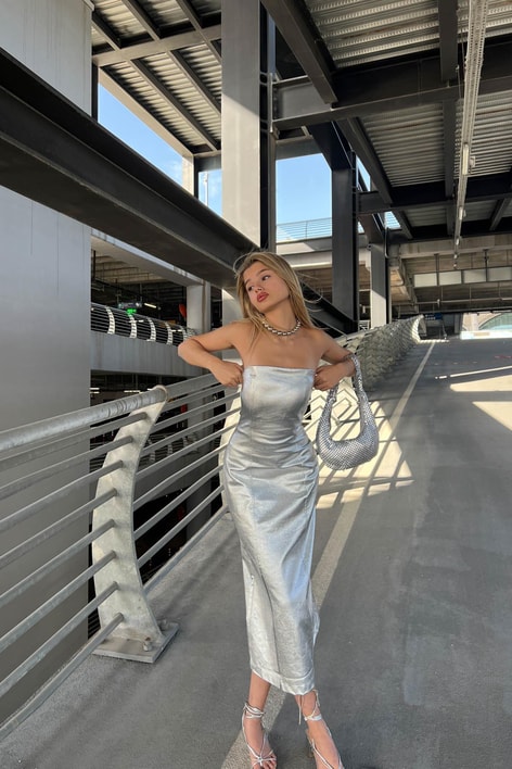 Stitch Straplez Metalik Elbise Gümüş