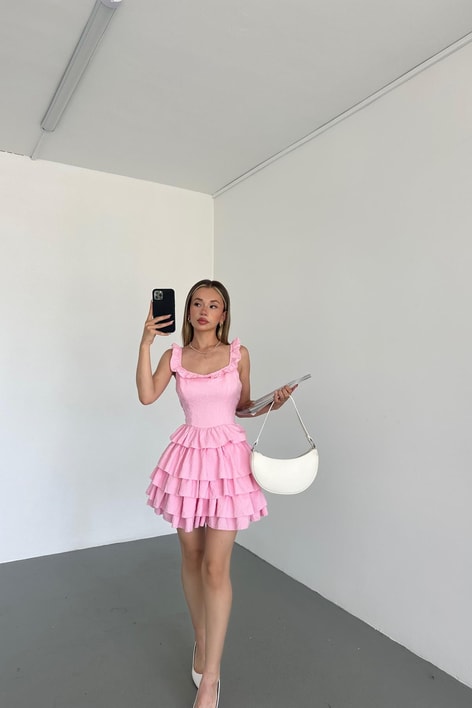 Yakası Fırfırlı KatKat Elbise Şeker Pembe