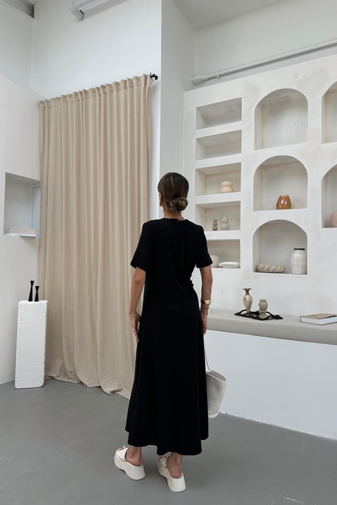 Yan Pileli Keten Elbise Siyah