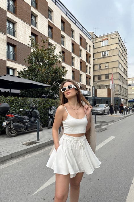 Bağcık Detay Şortlu Etek Ekru