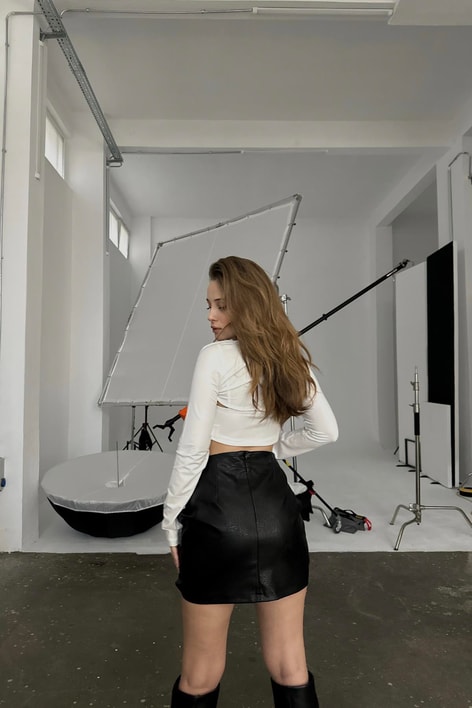 Çok Kemerli Deri Mini Etek Siyah