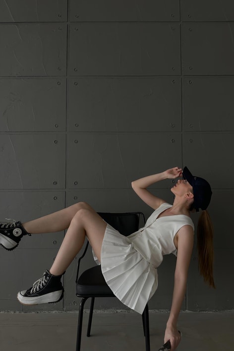 İçi Şortlu Pileli Kolej Etek Krem