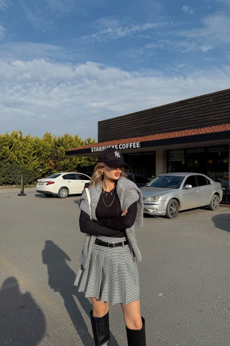Kareli Pilleli Etek Siyah-Beyaz