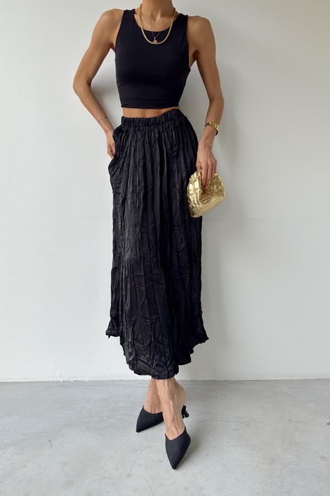 Kırışık Dokulu Saten Etek Siyah