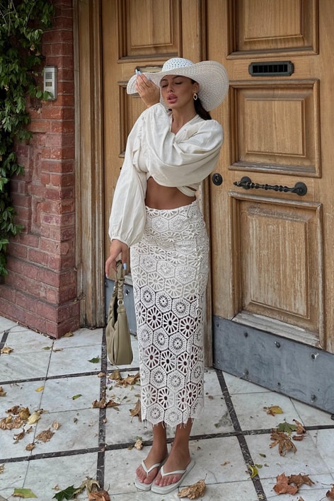 Kroşe Yırtmaçlı Uzun Etek Bej