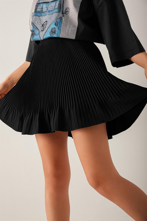 Pileli Mini Şort Etek Siyah