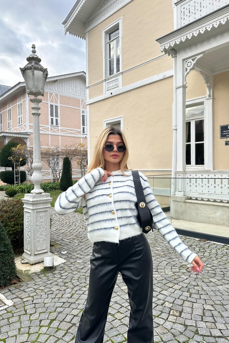 Gold Düğme Line Hırka Krem