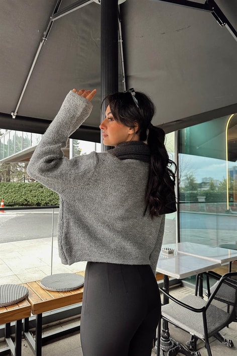 Gold Düğme Yumoş Hırka Gri