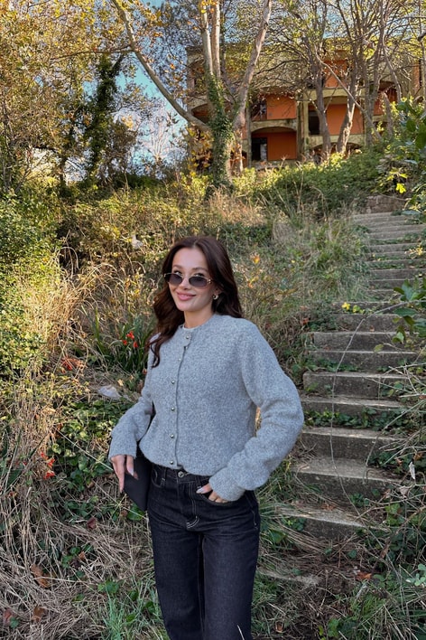 Gümüş Düğmeli Hırka Gri