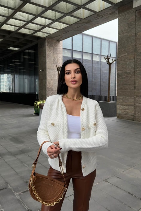 Saç Örgülü Süs Düğmeli Hırka Krem