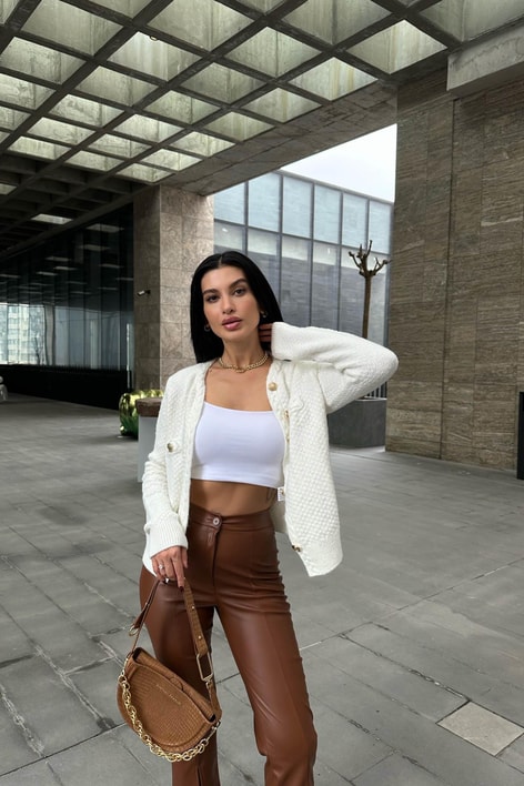 Saç Örgülü Süs Düğmeli Hırka Krem