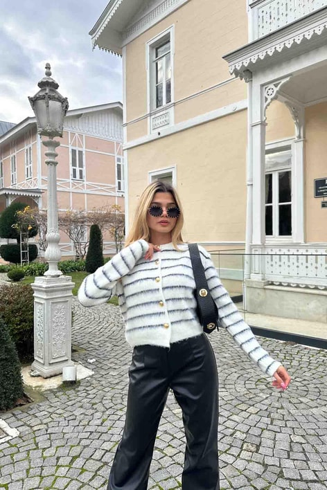 Yumoş Line Triko Hırka Krem