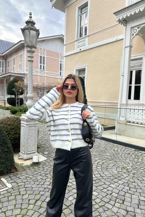 Yumoş Line Triko Hırka Krem