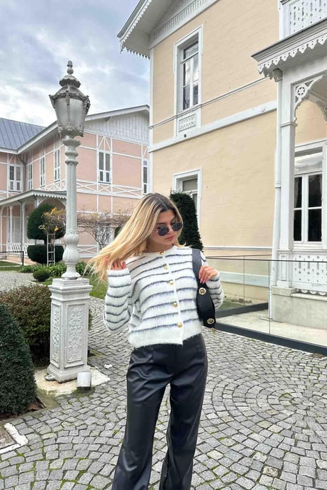 Yumoş Line Triko Hırka Krem