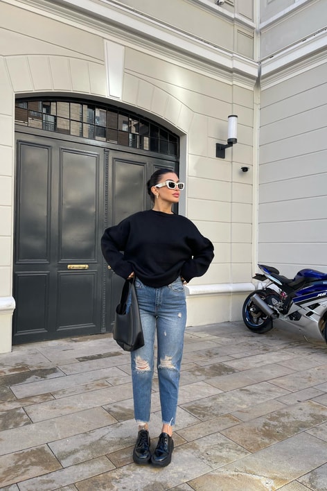 Çift Yırtık Paça Detay Mom Fit Jean Mavi