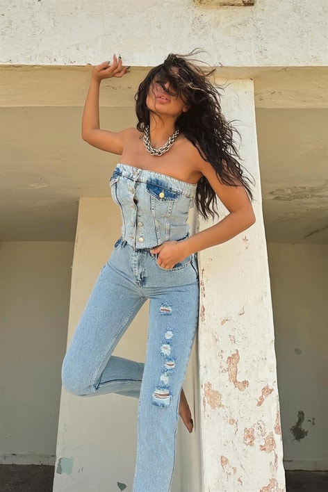 Distressed Detaylı Mom Jean Mavi