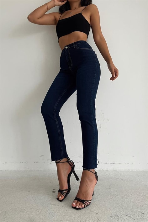 Kesik Paça Boyfit Jean Koyu Mavi