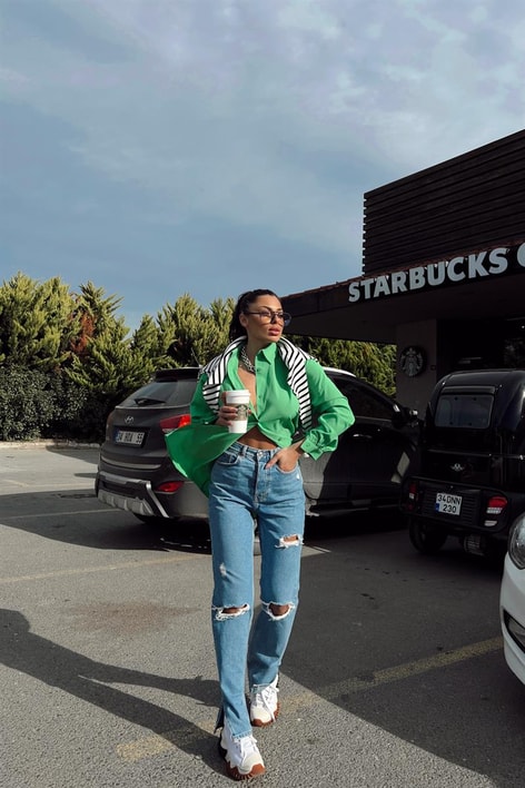 Paça Yırtmaçlı Distressed Jean Mavi