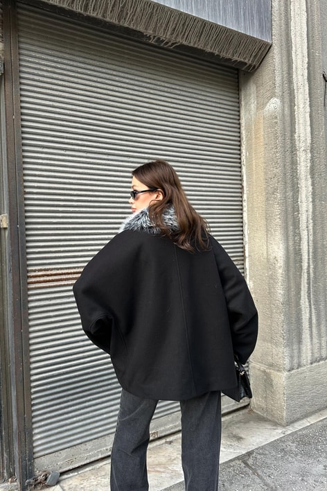 Kürk Yaka Kısa Kaban Siyah