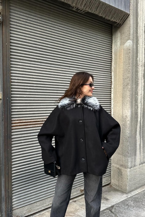 Kürk Yaka Kısa Kaban Siyah