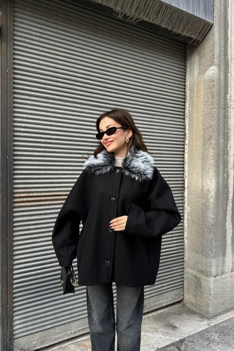 Kürk Yaka Kısa Kaban Siyah