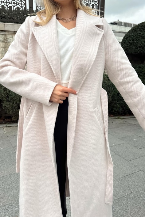 Zikzak Desen Kuşaklı Kaban Krem