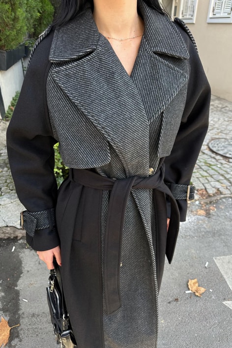 Zikzak Detaylı Kaşe Uzun Kaban Siyah