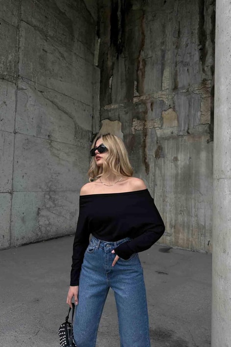 Kayık Yaka Asimetrik Bluz Siyah