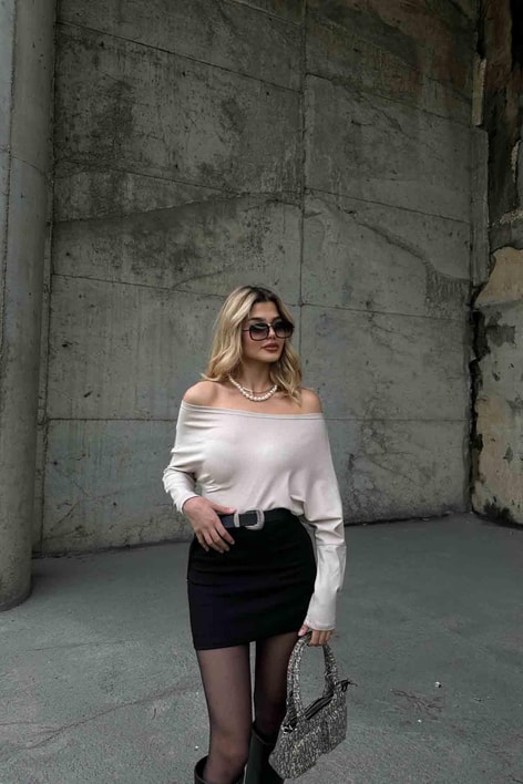 Kayık Yaka Asimetrik Bluz Taş