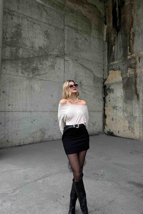 Kayık Yaka Asimetrik Bluz Taş