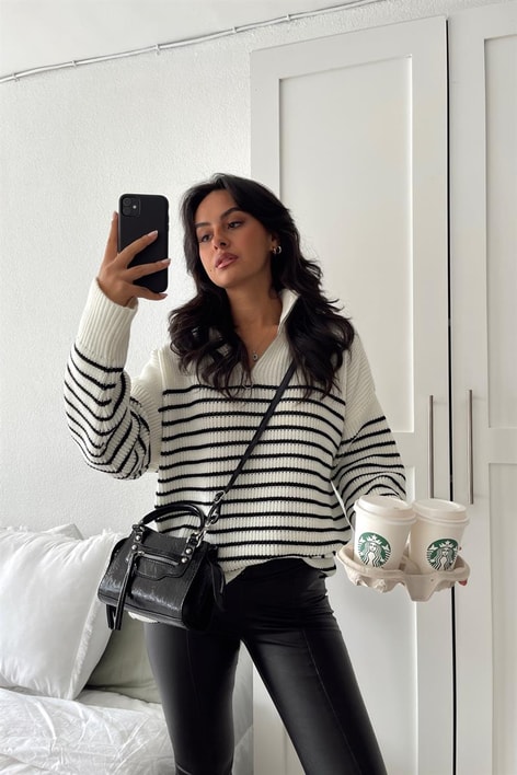 Fermuar Yaka Çizgili Triko Kazak Beyaz