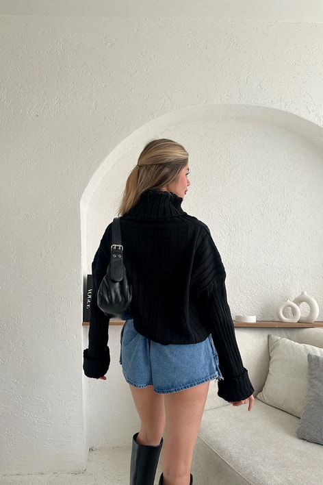 Geniş Kol Boğazlı Kazak Siyah