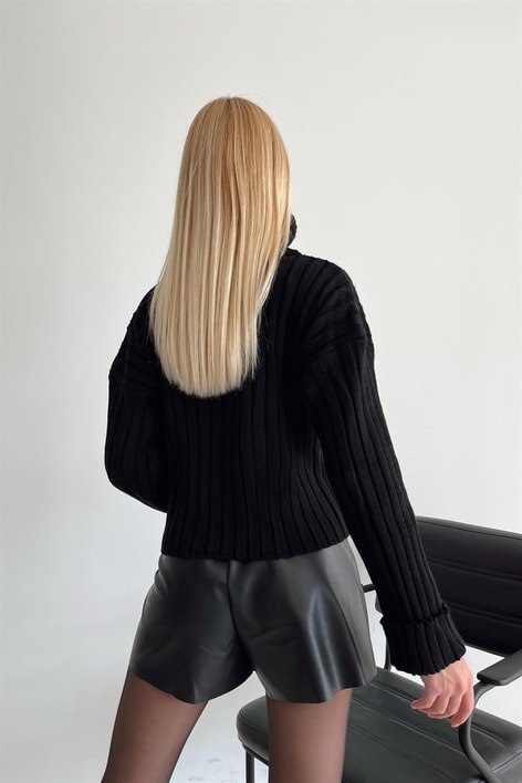 Nevürlü Crop Triko Kazak Siyah