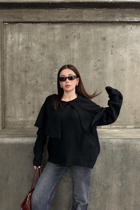 Pelerin Yaka Triko Siyah