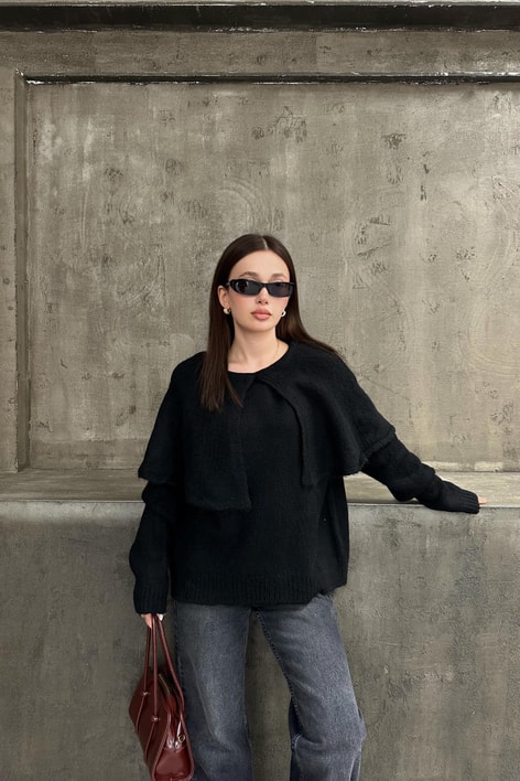 Pelerin Yaka Triko Siyah