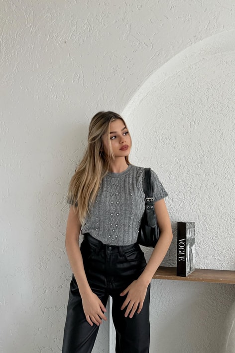 Taşlı Kısa Kol Triko Füme