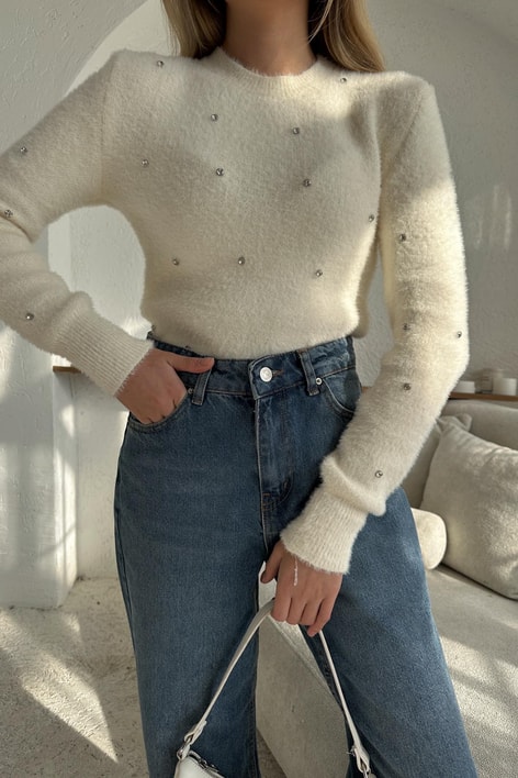 Taşlı Yumoş Kazak Krem