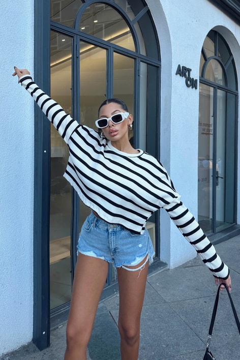 Triko Line Crop Kazak Ekru