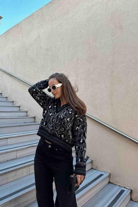 V yaka Leo Yün Kazak Siyah